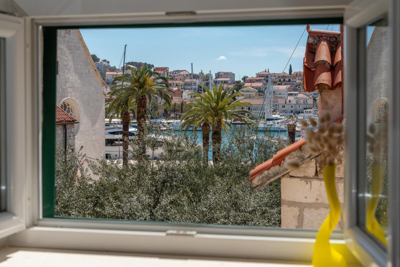 Ana Trogir